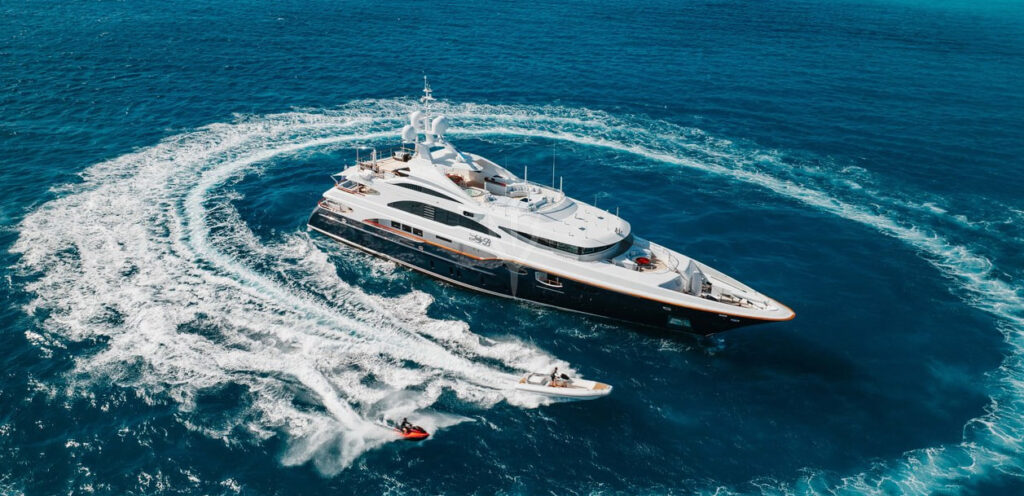 Remove Mold from Boat